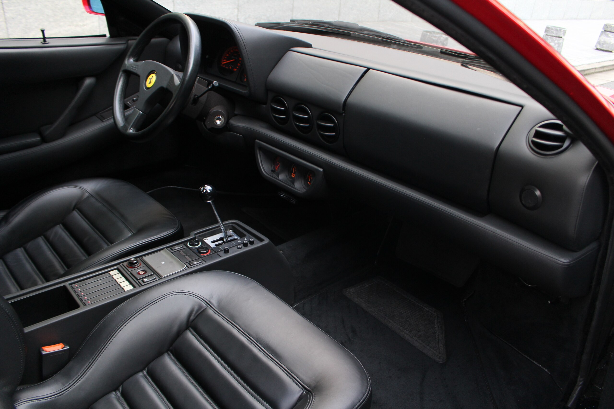 1992 Ferrari 512TR — Photo 14 / 17