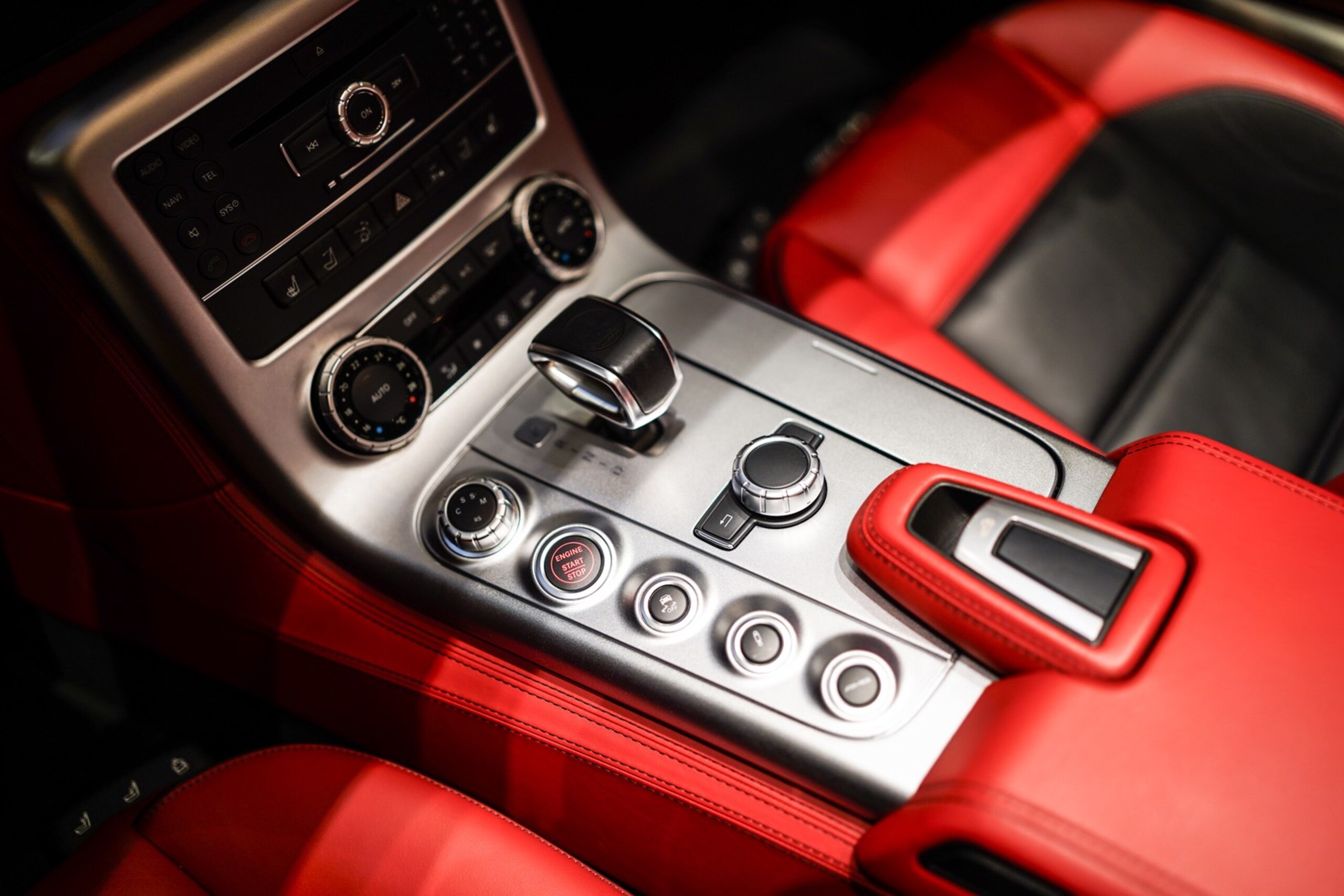 2013 Mercedes Benz SLS AMG Roadster — Photo 15 / 20