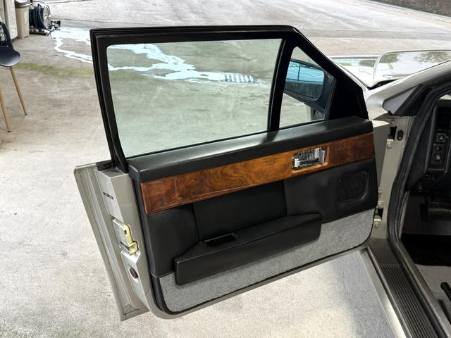 1990 Aston Martin Lagonda — Photo 8 / 20