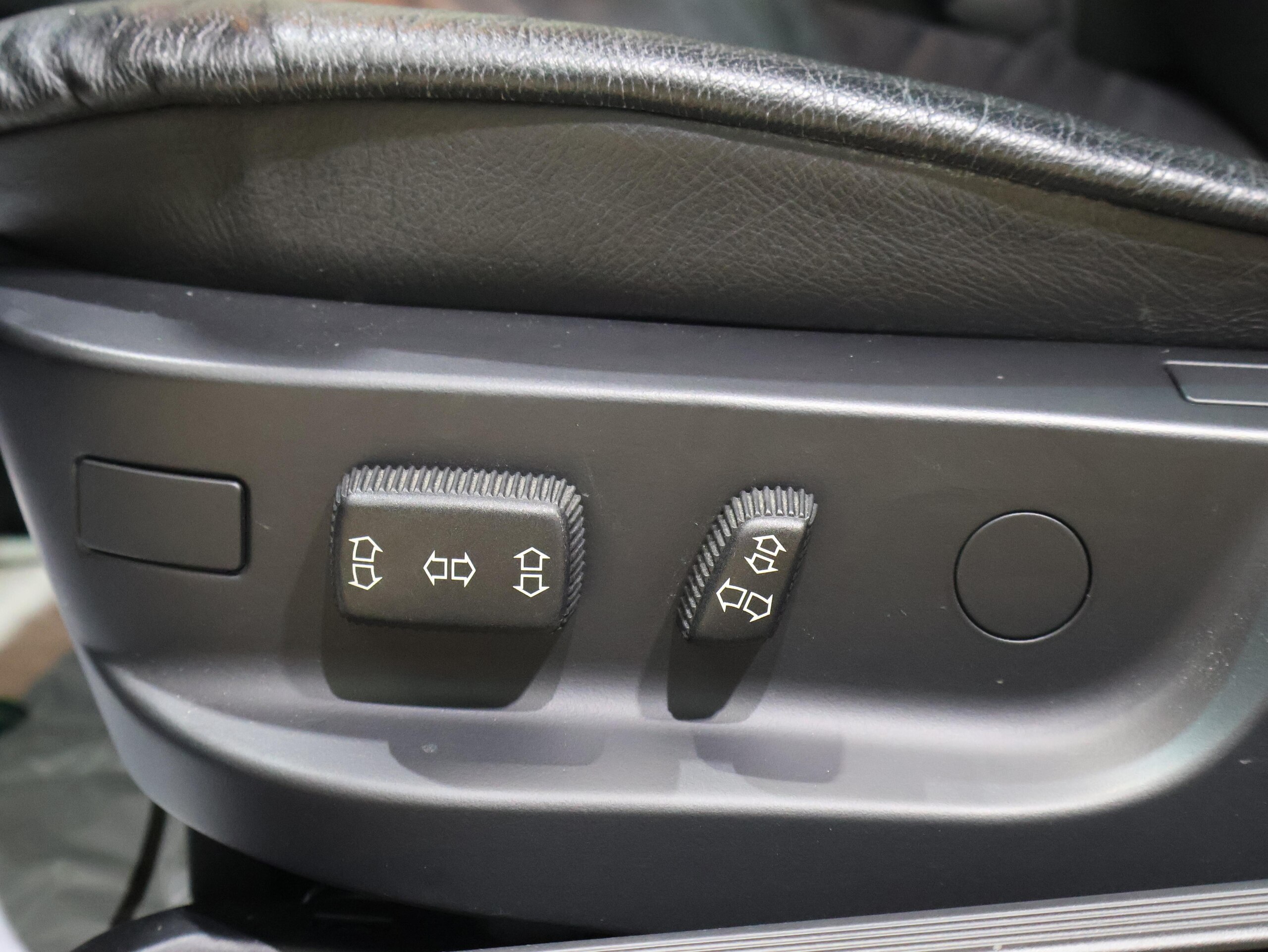 1999 BMW 735i — Photo 9 / 21