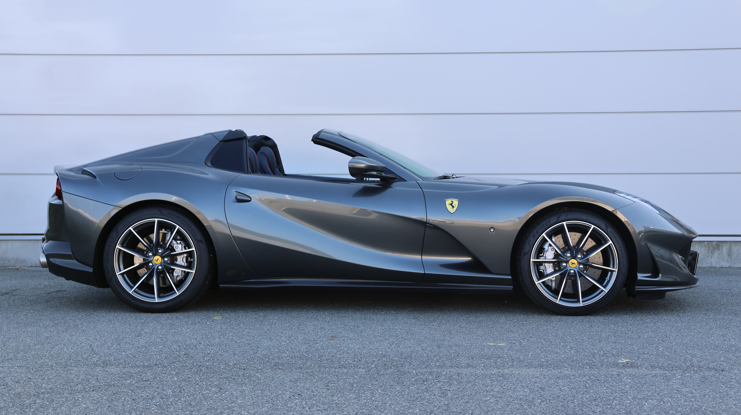 2021 Ferrari 812GTS — Photo 30 / 38