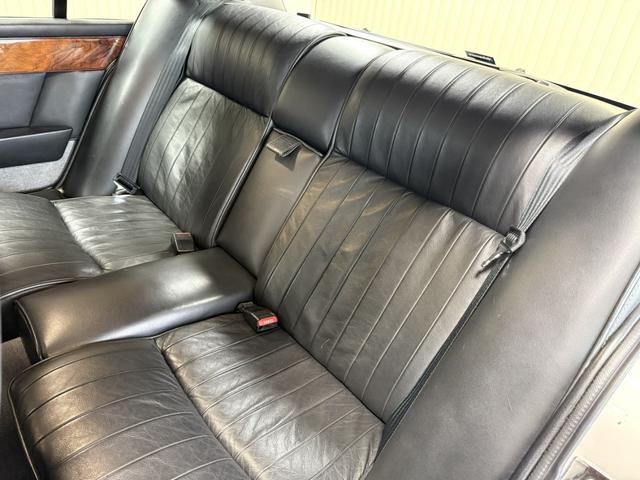 1990 Aston Martin Lagonda — Photo 17 / 20