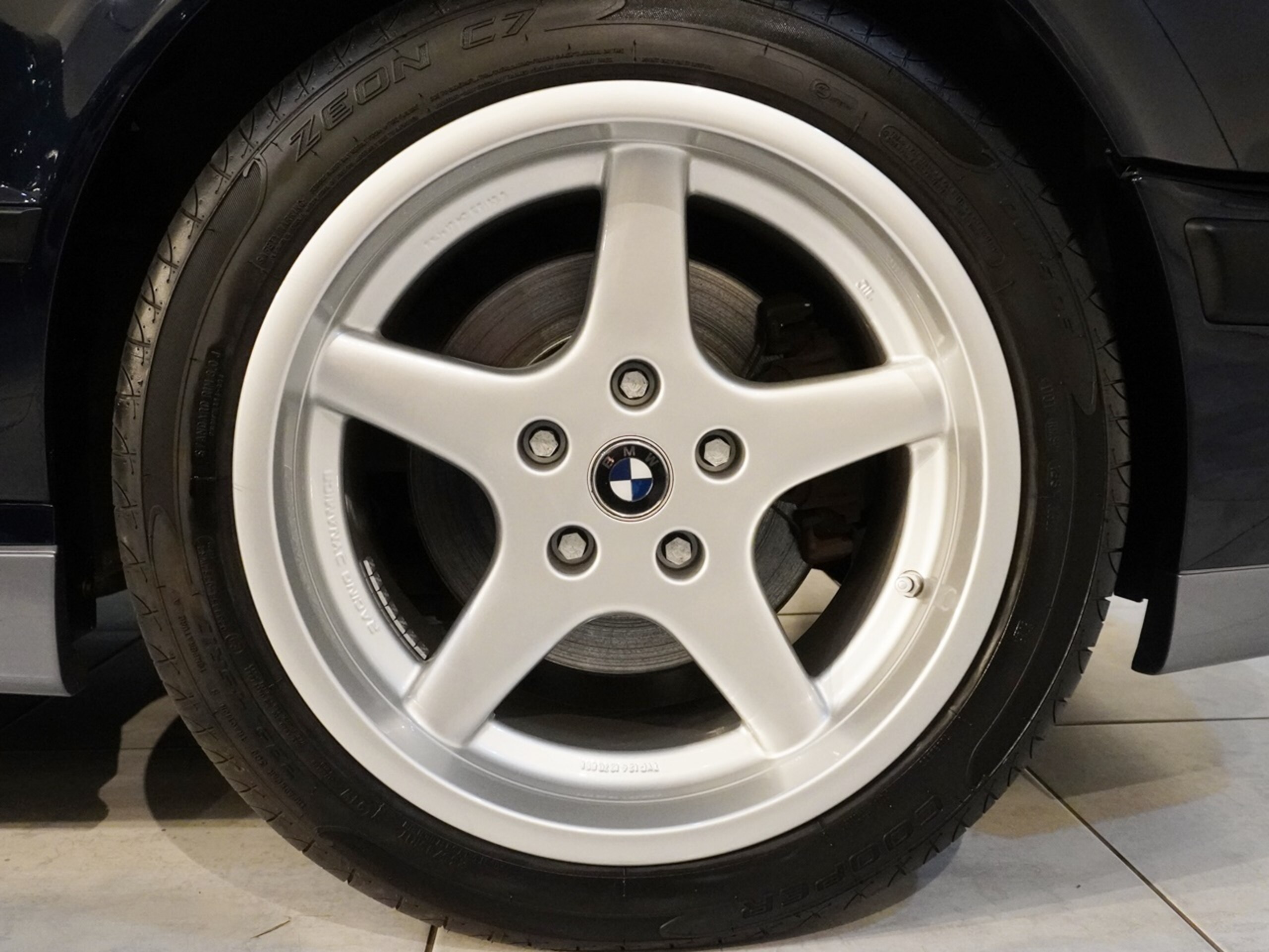 1994 BMW M5 — Photo 10 / 20