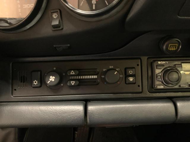 1991 Porsche 911 Carrera 2 — Photo 11 / 17