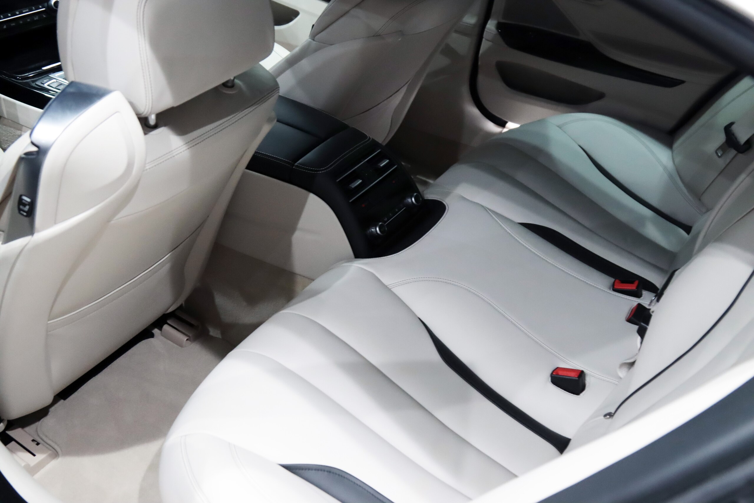 2017 BMW Alpina B6 Gran Coupe — Photo 22 / 27
