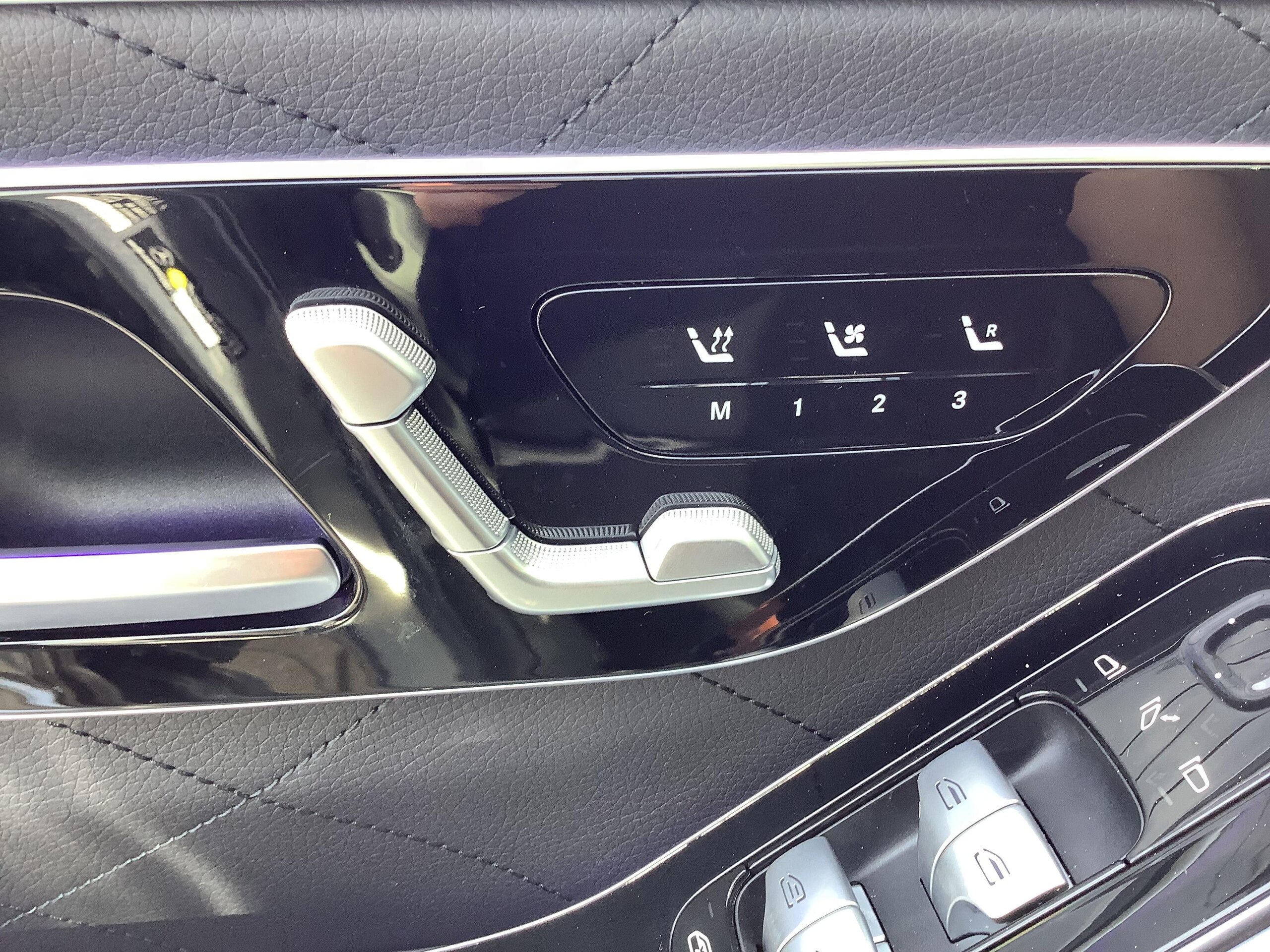 2021 Mercedes Benz S500 Long 4Matic AMG Line — Photo 12 / 20