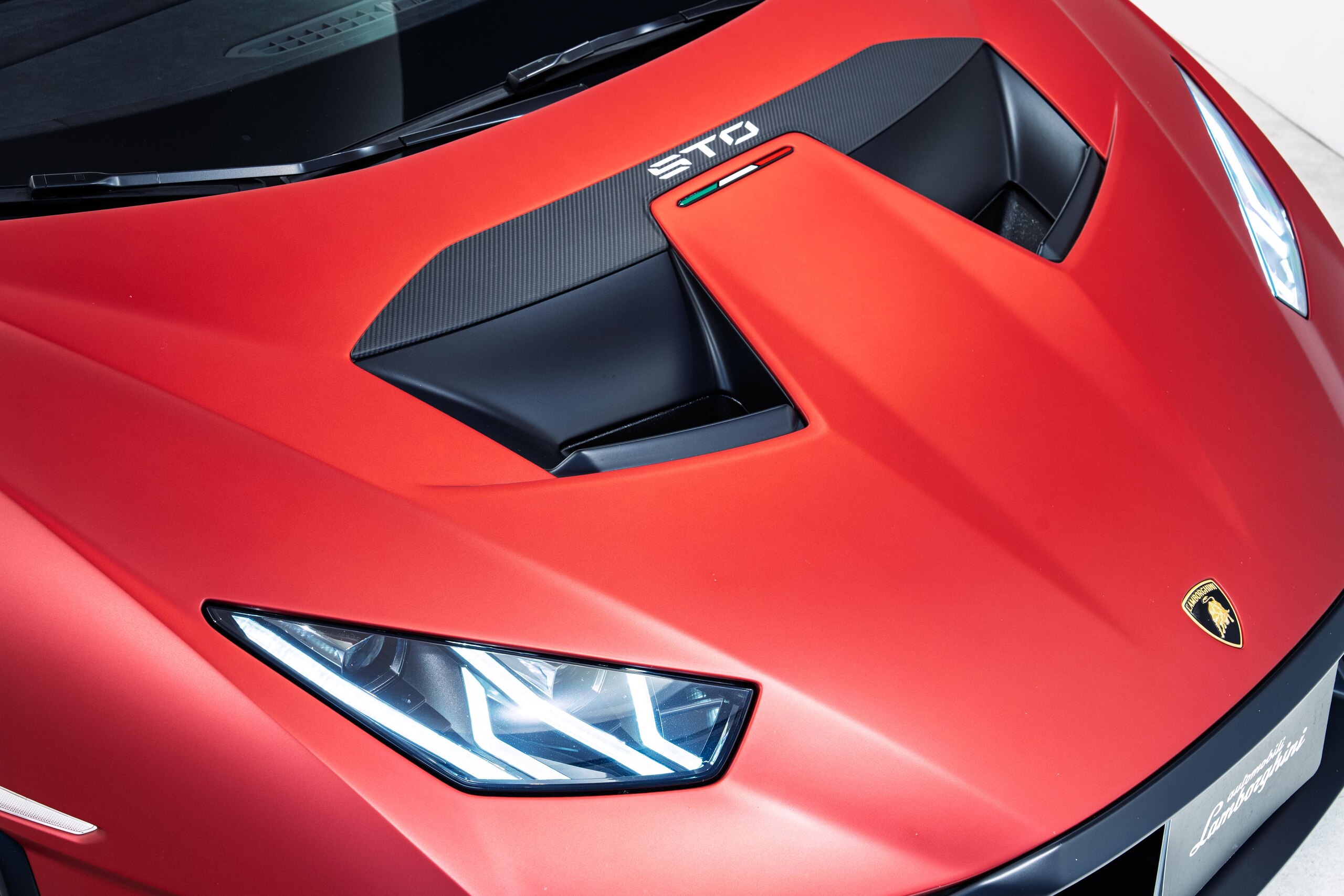 2022 Lamborghini Huracán STO — Photo 12 / 28