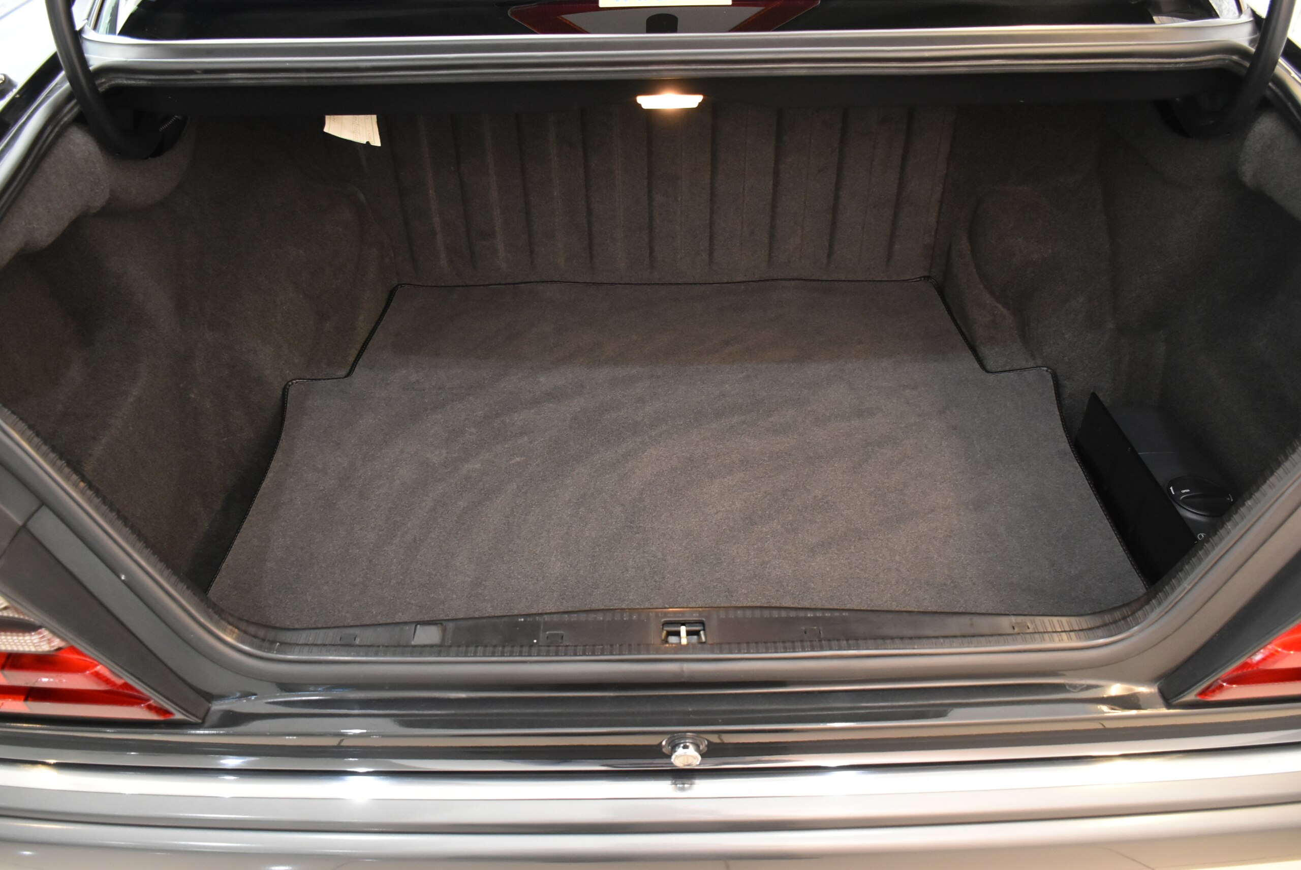 1995 Mercedes Benz E320 — Photo 14 / 14