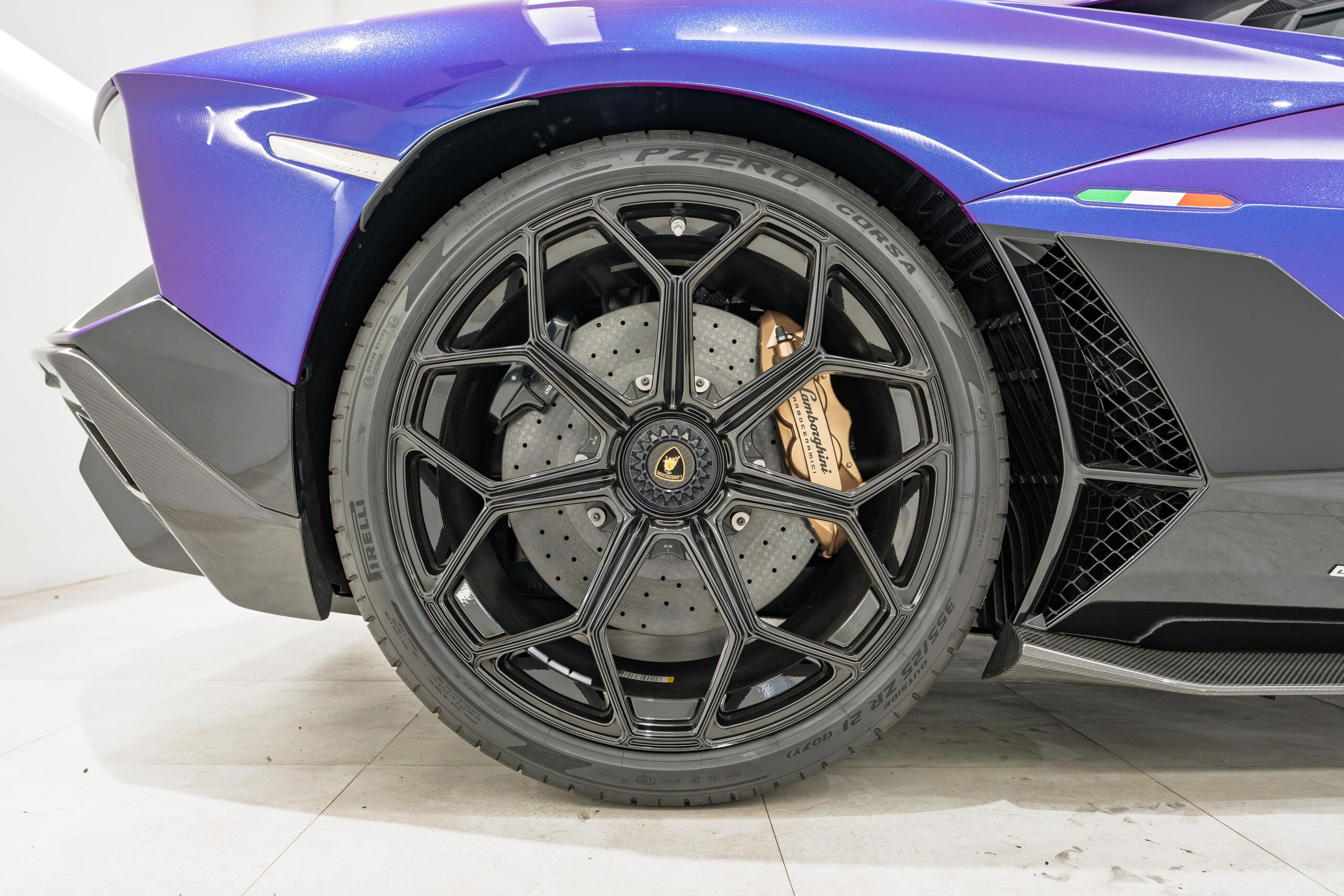 2022 Lamborghini Aventador LP780-4 Ultimae — Photo 27 / 28