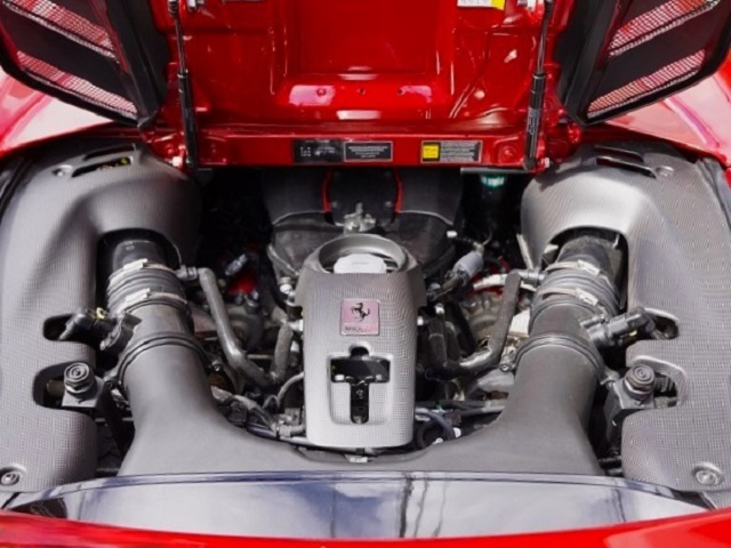 2020 Ferrari 488 Pista Spider — Photo 16 / 17