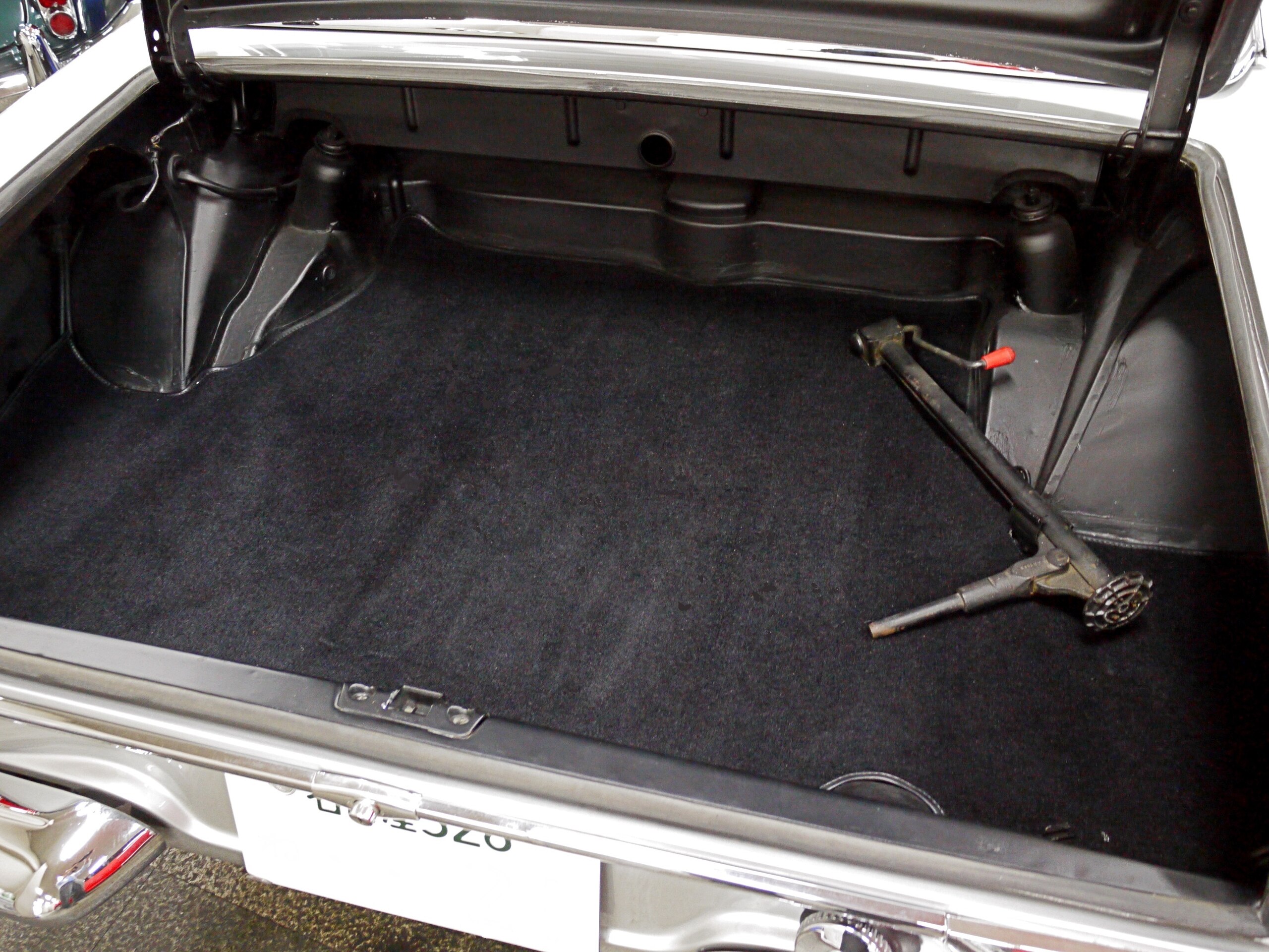1969 Mercedes Benz 280SL — Photo 10 / 10