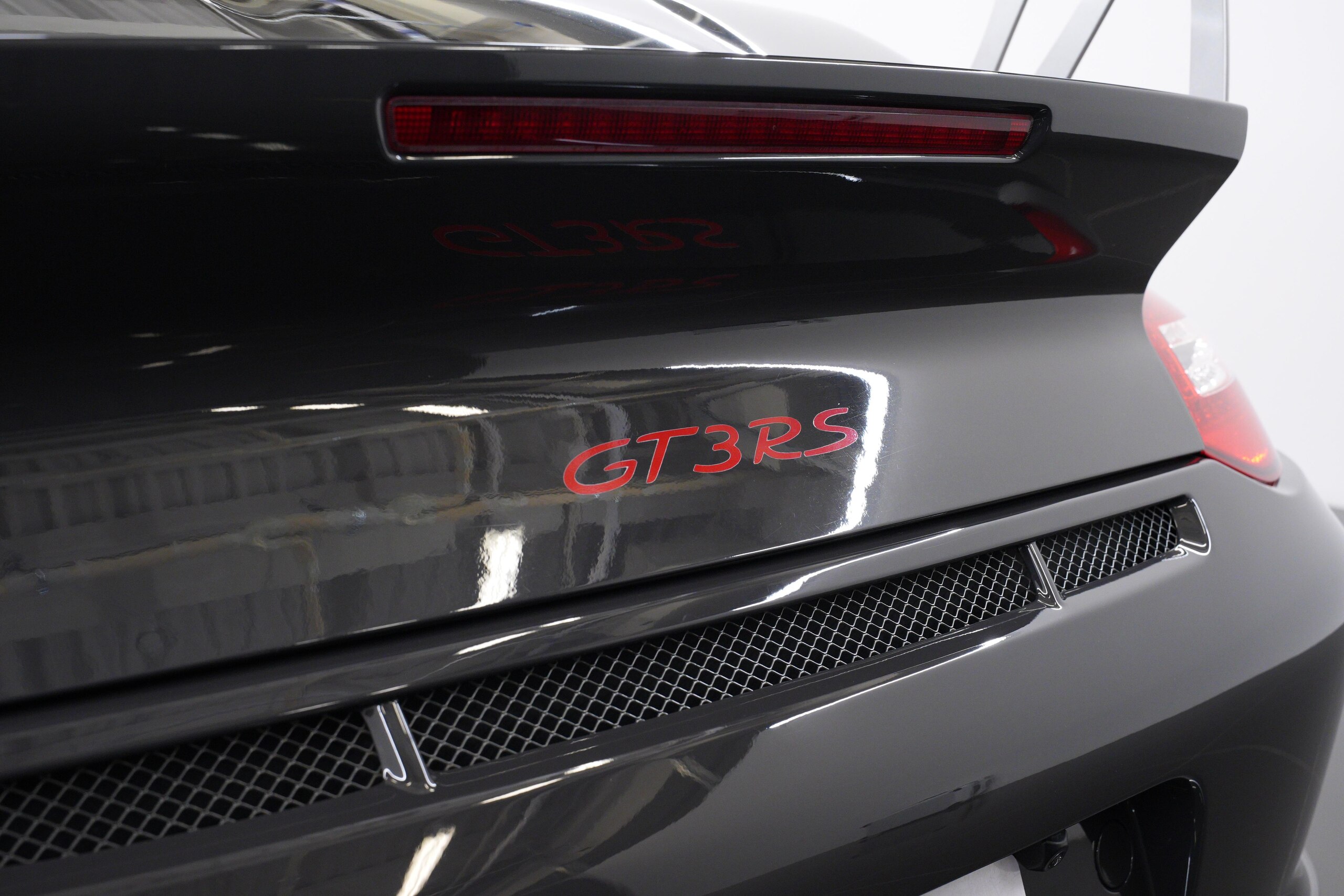 2011 Porsche 911 GT3 RS — Photo 30 / 43