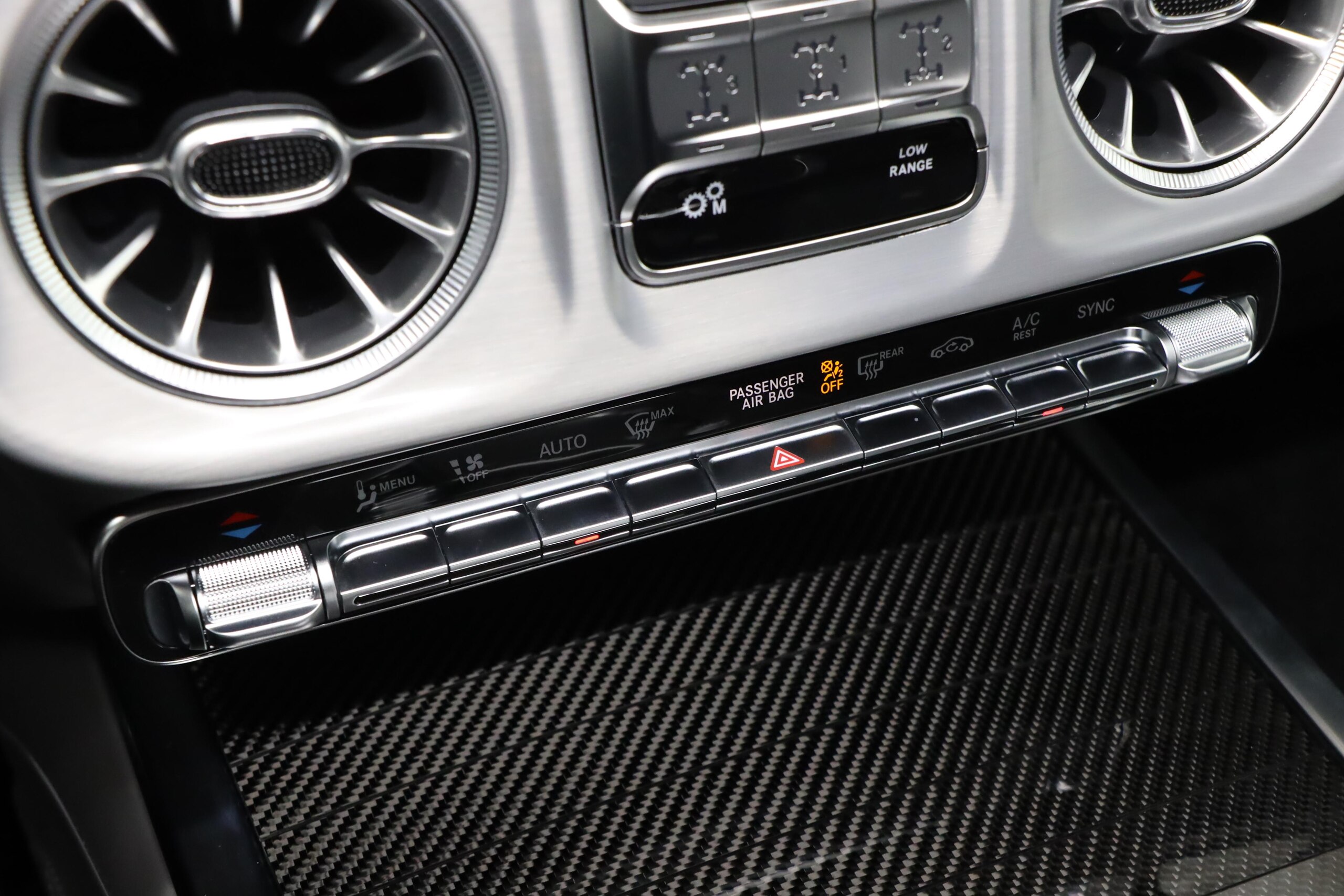 2024 Mercedes Benz G63 AMG — Photo 18 / 28