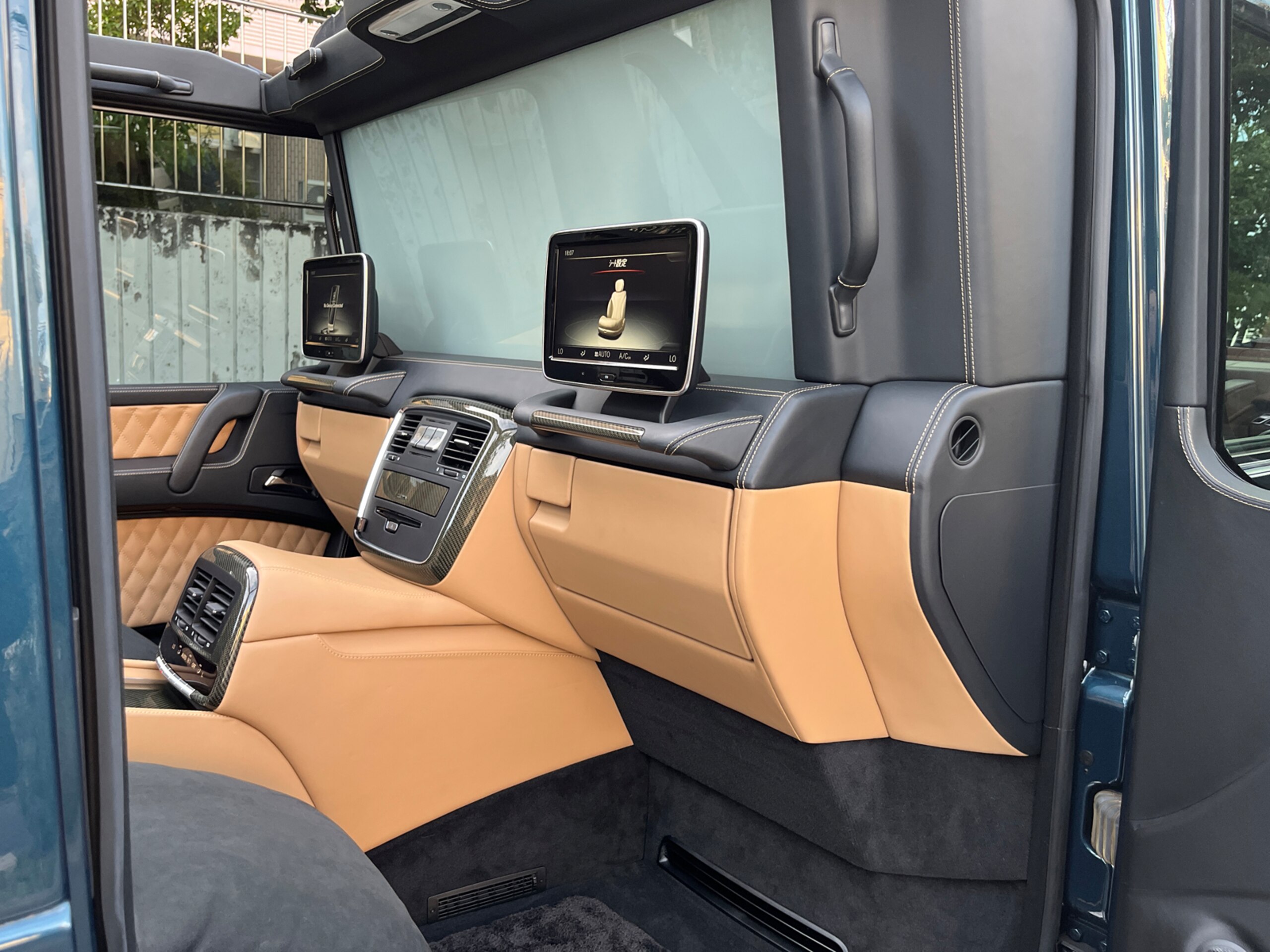 2018 Mercedes Benz Maybach G650 Landaulet — Photo 17 / 22