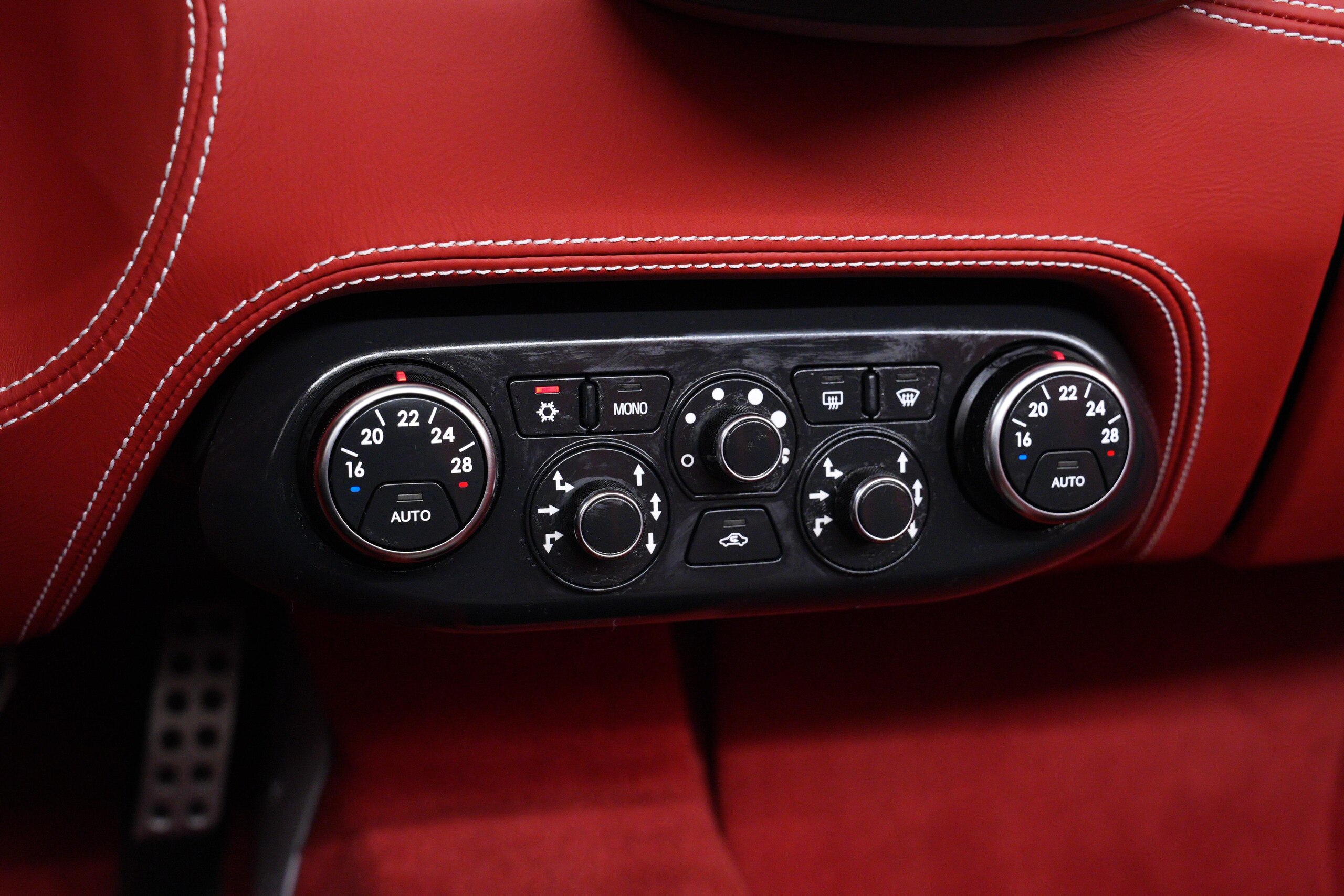 2013 Ferrari 458 Spider — Photo 13 / 34