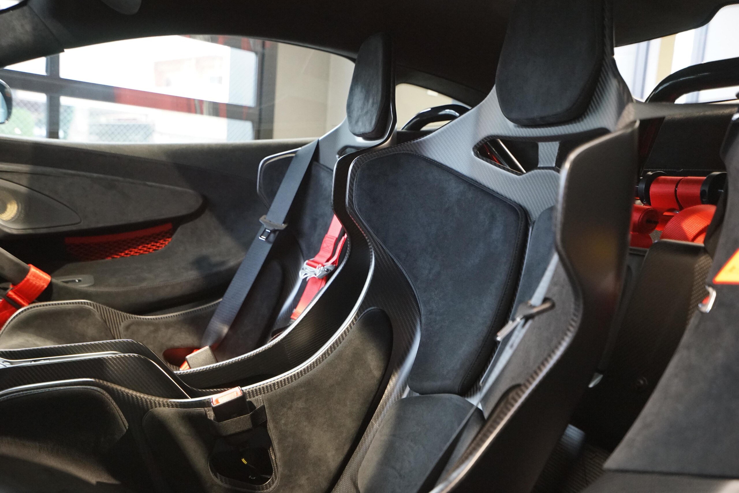 2020 McLaren 620R — Photo 6 / 18