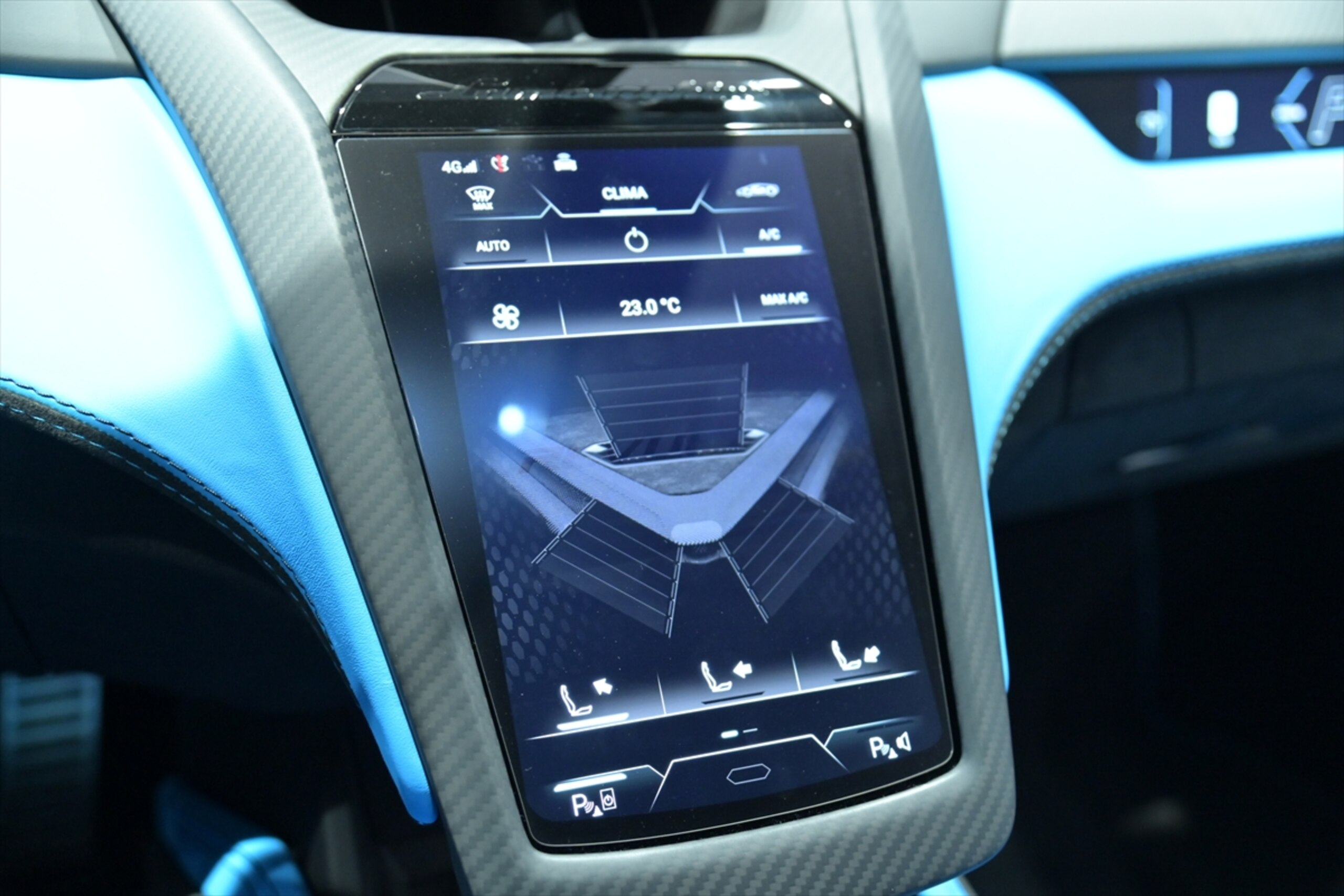 2024 Lamborghini Revuelto — Photo 10 / 21