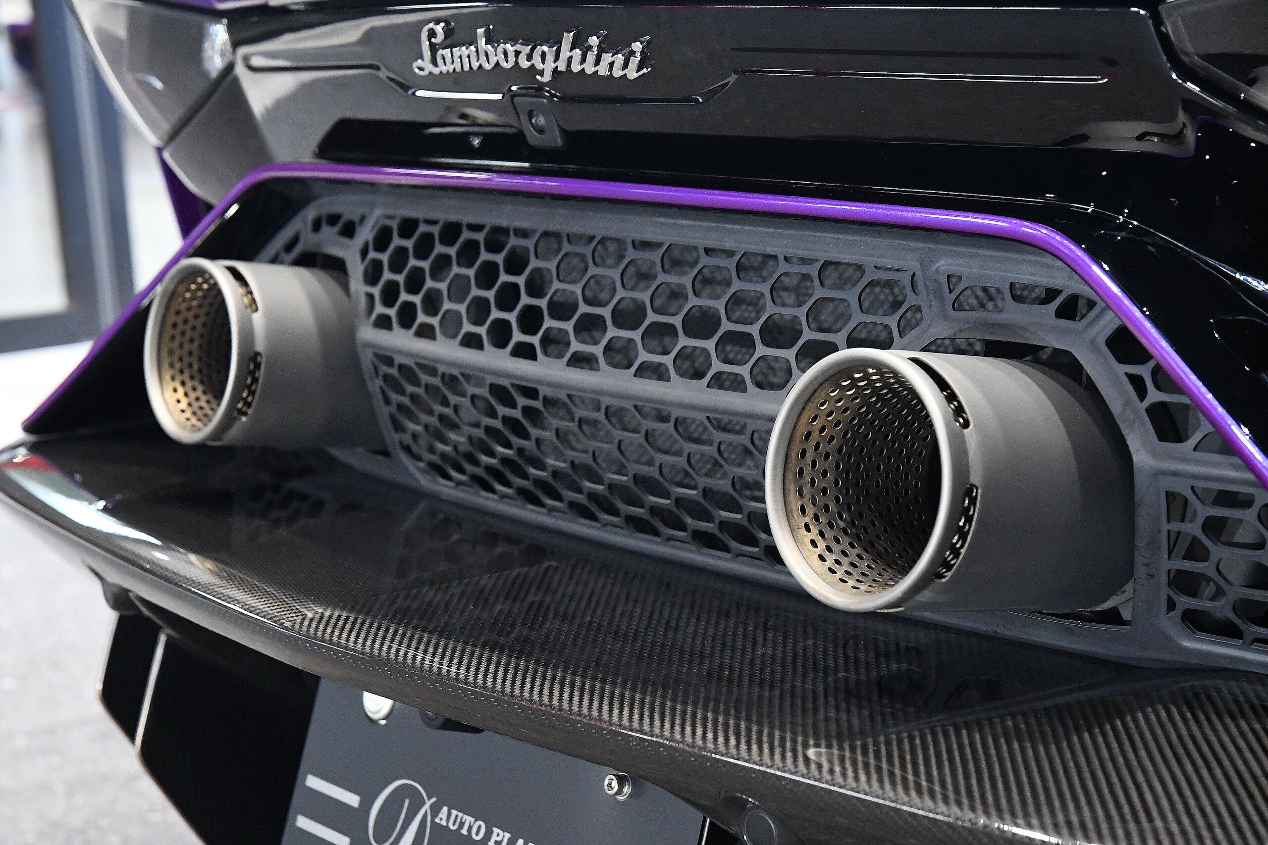 2022 Lamborghini Aventador Roadster LP780-4 Ultimae — Photo 18 / 55