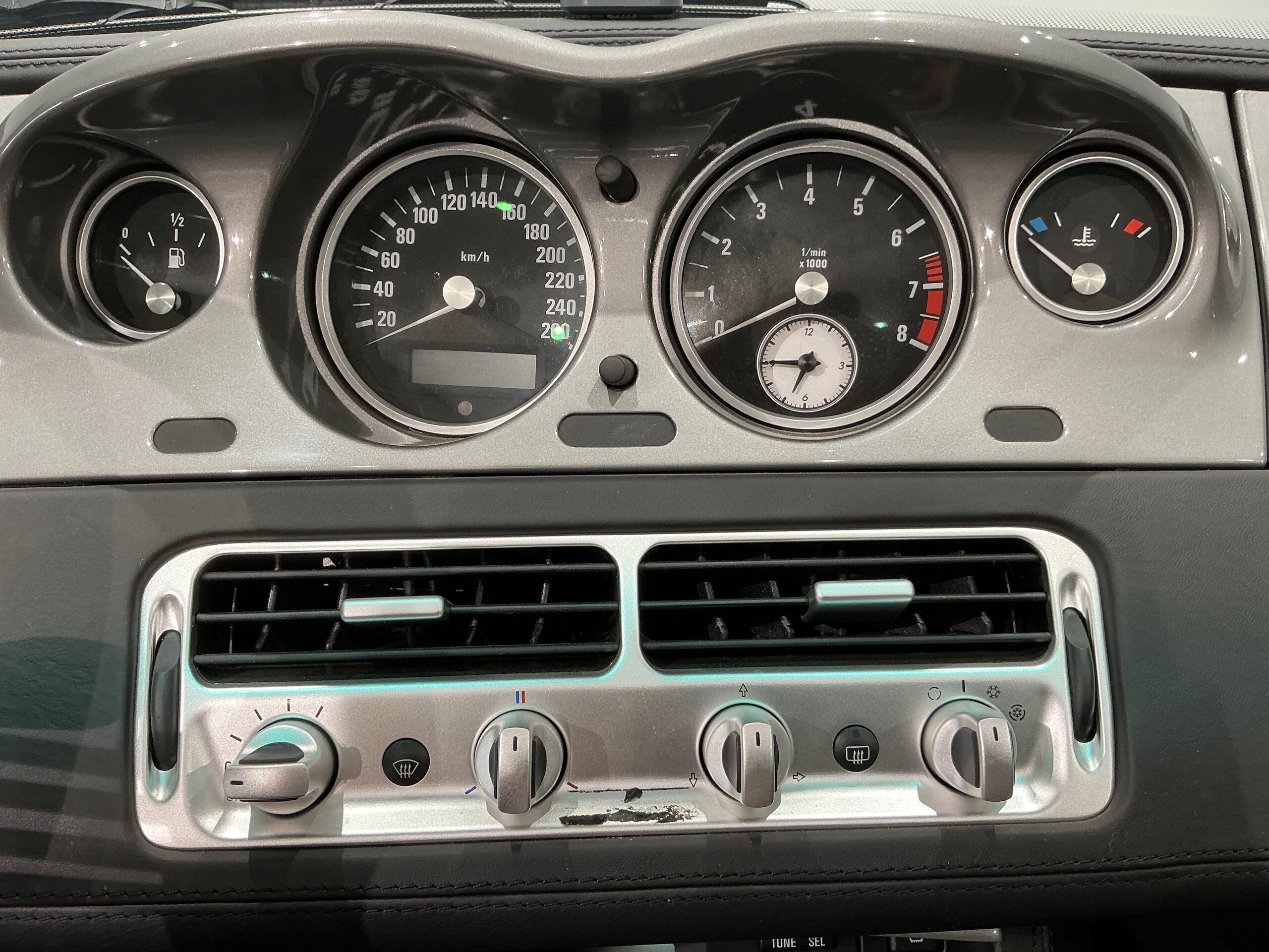 2000 BMW Z8 — Photo 13 / 19