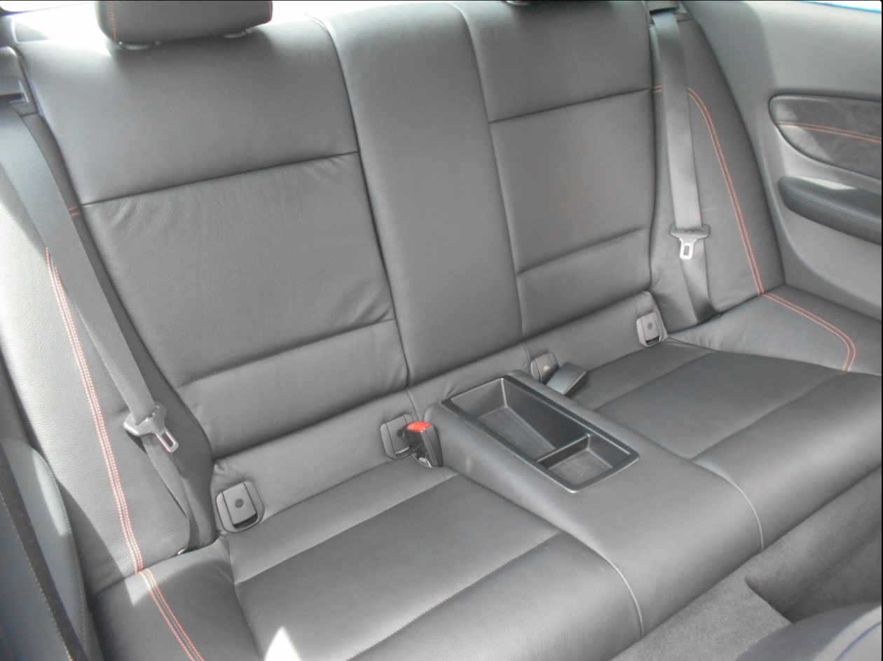 2011 BMW 1M Coupe — Photo 17 / 21